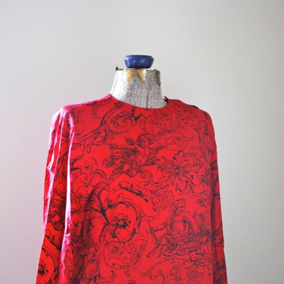100% Silk Red Cherub patterned Blouse - Picture 4 of 7